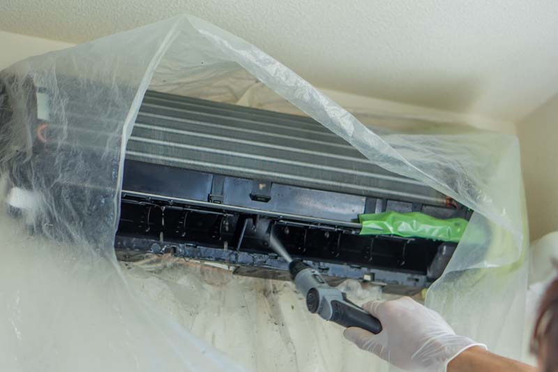 年間800台以上の実績！満足度の高いエアコンクリーニング